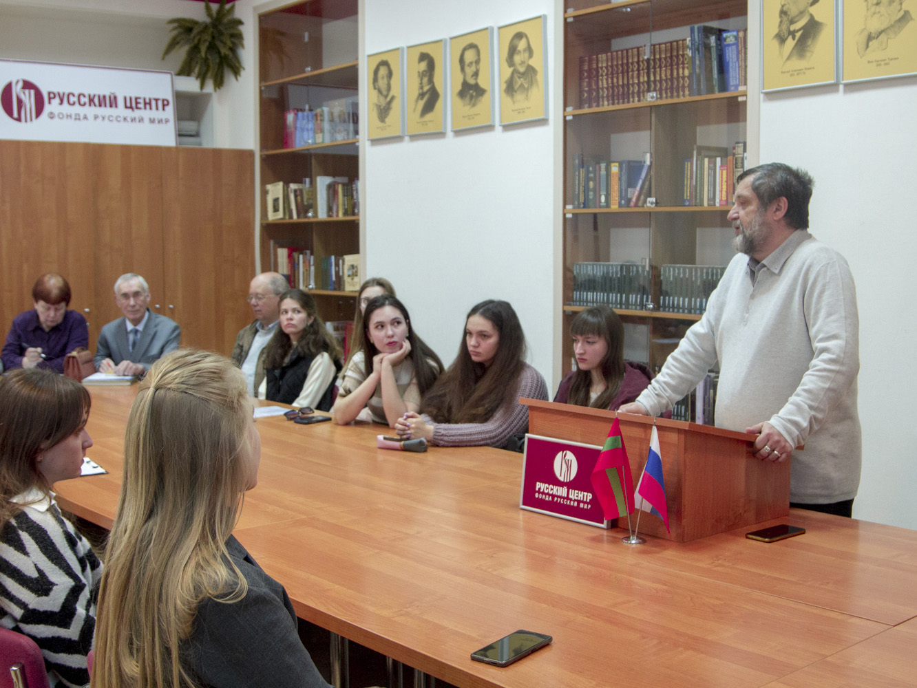 К 120-летию со дня рождения писателя в ПГУ им. Т.Г. Шевченко состоялась республиканская научно-практическая конференция с международным участием «Художественный мир Михаила Шолохова»